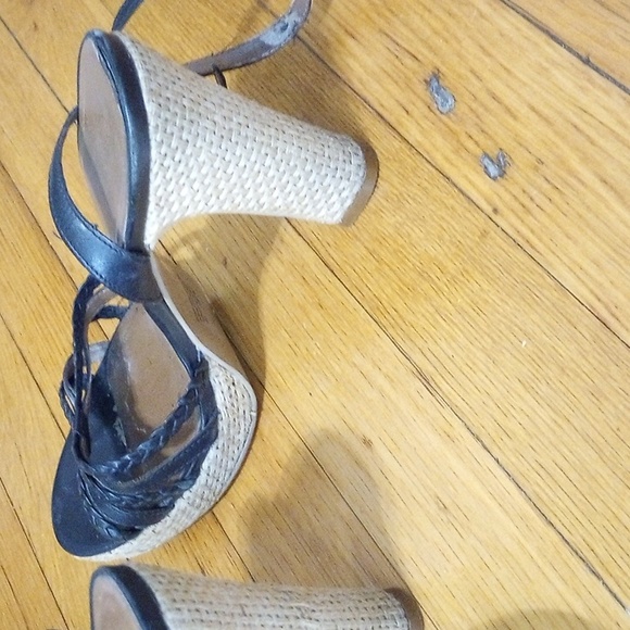 Carlos Santana Strappy Heels - Picture 5 of 7